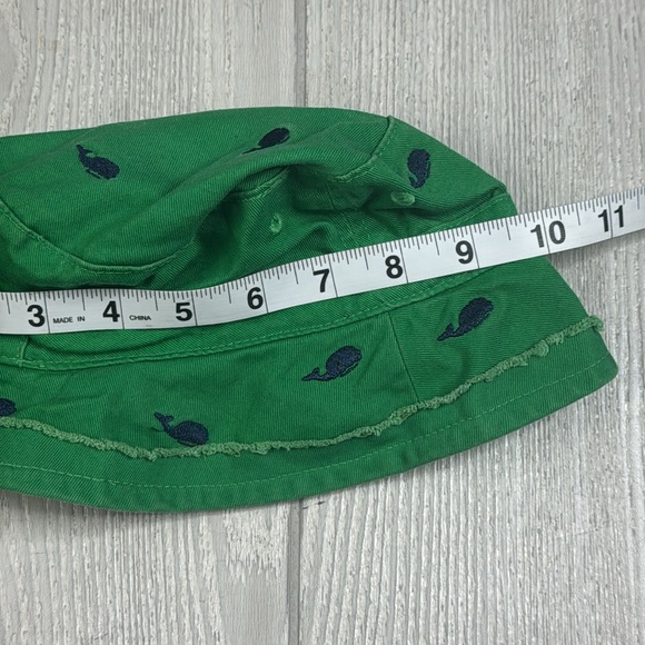 Toddler bucket hat, green with whales - Picture 4 of 4